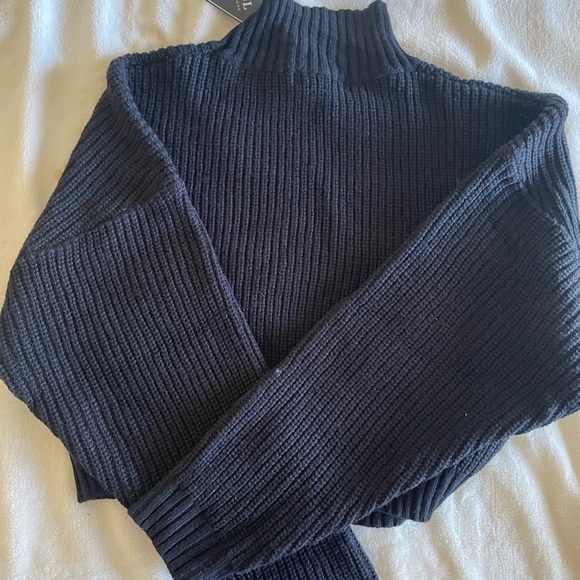 cropped knitted turtleneck sweater - Picture 2 of 2